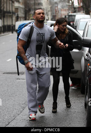 London, UK, 15. Januar 2014. Kelly Brook gesehen unterwegs mit ihrem neuen Freund David McIntosh in London Stockfoto