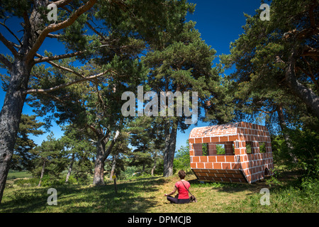 "Caravan", ein Jean-François Karst Land Kunstwerk von dem französischen bildenden Künstler. "Caravane', Landart Installation. Stockfoto