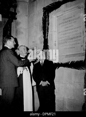 13. Januar 2006 - JOHN D ROCKEFELLER III am TABLET, JOHN D. ROCKEFELLER SR. bei WASHINGTON CATHEDRAL, WASHINGTON D.C. 05-23-1941.Â© vorgestellt, HARRIS und EWING (Kredit-Bild: © Globe Photos/ZUMAPRESS.com) Stockfoto