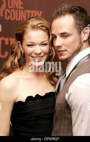 26. Oktober 2006 - Hollywood, Los Angeles, Kalifornien, USA - K50443. VH1 CMT GIANTS REBA MCENTIRE IM KODAK THEATRE HOLLYWOOD, CA 26.10.2006 ZU EHREN.  -LEANN RIMES(Credit Image: © Globe Photos/ZUMAPRESS.com) Stockfoto