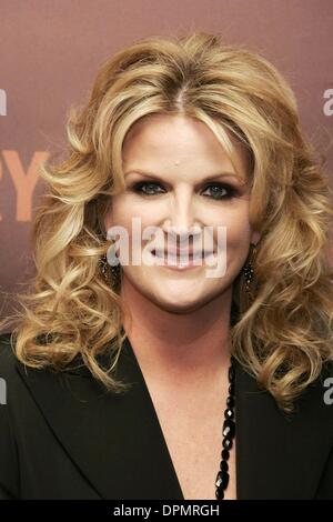26. Oktober 2006 - Hollywood, Los Angeles, Kalifornien, USA - K50443. VH1 CMT GIANTS REBA MCENTIRE IM KODAK THEATRE HOLLYWOOD, CA 26.10.2006 ZU EHREN.  -TRISHA YEARWOOD(Credit Image: © Globe Photos/ZUMAPRESS.com) Stockfoto