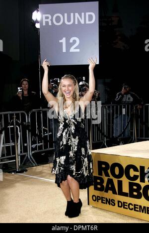 14. Dezember 2006 - Graumans Chinese, Hollywood, LOS ANGELES, USA - HAYDEN PANETTIERE. SCHAUSPIELERIN. K51081. WELTPREMIERE VON ROCKY BALBOA GRAUMANS CHINESE THEATRE HOLLYWOOD, CA 13.12.2006. (Kredit-Bild: © Globe Photos/ZUMAPRESS.com) Stockfoto