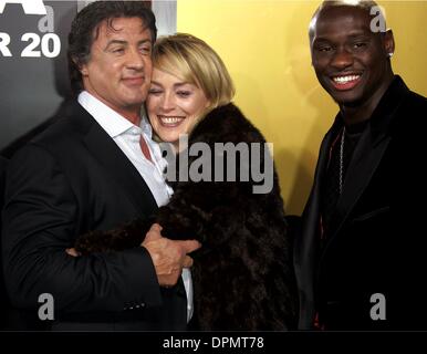 14. Dezember 2006 - Graumans Chinese, Hollywood, LOS ANGELES, USA - SYLVESTER STALLONE, SHARON STONE, ANTONIO TARVER. AKTEURE. WELTPREMIERE VON ROCKY BALBOA GRAUMANS CHINESE THEATRE HOLLYWOOD, CA 13.12.2006.  -K51081(Credit Image: © Globe Photos/ZUMAPRESS.com) Stockfoto