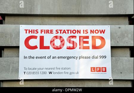 Hinweis, dieser Feuerwache ist geschlossen, Clerkenwell, London Borough of Islington England UK Stockfoto