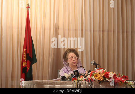 Savar, Bangladesch. 15. Januar 2014. 15. Januar 2014 - spricht während einer Pressekonferenz am 15. Januar 2014 in Dhaka Dhaka, Bangladesch - Bangladesh nationalistischen Partei Vorsitzende Khaleda Zia. Zia sagte, dass Bangladesch der Demokratie beraubt worden hat und es durch eine Bewegung wiederhergestellt werden muss. © Monirul Alam Monirul Alam/ZUMAPRESS.com/Alamy © Live-Nachrichten Stockfoto