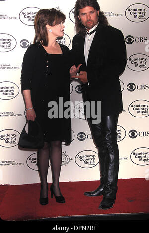 4. August 2006 - RAY K15537LR.34TH ANNUAL ACADEMY OF COUNTRY MUSIC AWARDS HOLLYWOOD CA 05 05 1999.MARIE OSMOND BILLY CYRUS. LISA ROSE-MARIEOSMONDRETRO(Credit Image: © Globe Photos/ZUMAPRESS.com) Stockfoto