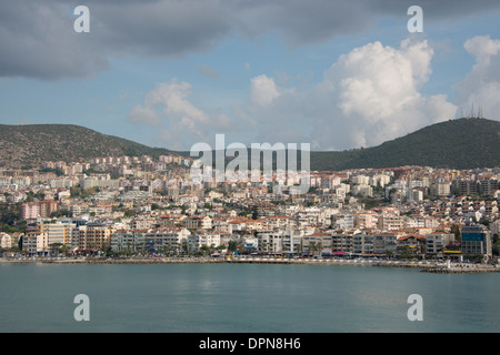 Türkei, Kusadasi. Türkischen Hafen Stadt von Kusadasi, gelegen an der Ägäis, Gateway nach Ephesus. Stockfoto