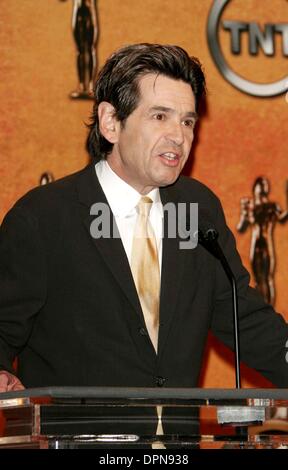 5. Januar 2006 - Hollywood, Kalifornien, USA - ALAN ROSENBERG-. DER 12. JÄHRLICHE SCREEN ACTORS GUILD AWARDS NOMINIERT SIND IM PACIFIC DESIGN CENTER ANGEKÜNDIGT-. WEST HOLLYWOOD, KALIFORNIEN -.01-05-2006-. NINA PROMMER / 2005.K46331NP. (Kredit-Bild: © Globe Photos/ZUMAPRESS.com) Stockfoto