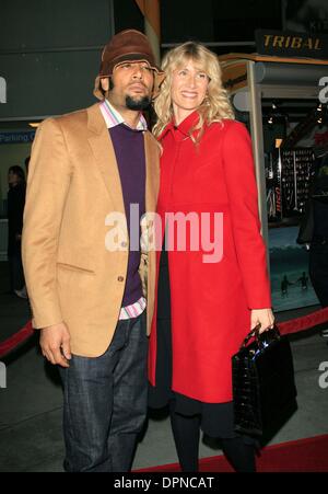 13. Dezember 2006 - Hollywood, Kalifornien, USA - BEN HARPER, LAURA DERN-. DER GEMALTE SCHLEIER - PREMIERE-. ARCLIGHT THEATER, HOLLYWOOD, KALIFORNIEN -.12-13-2006-. NINA PROMMER / 2006.K50941NP (Kredit-Bild: © Globe Photos/ZUMAPRESS.com) Stockfoto