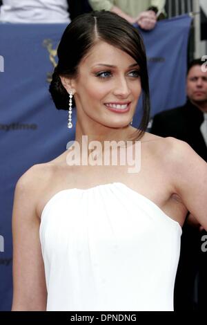 28. April 2006 - Hollywood, Kalifornien, USA - DAYANARA TORRES - .33RD ANNUAL DAYTIME EMMY AWARDS-. KODAK THEATER, HOLLYWOOD, KALIFORNIEN -.04-28-2006-. NINA PROMMER / 2006.K47637NP. (Kredit-Bild: © Globe Photos/ZUMAPRESS.com) Stockfoto