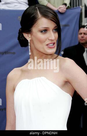 28. April 2006 - Hollywood, Kalifornien, USA - DAYANARA TORRES - .33RD ANNUAL DAYTIME EMMY AWARDS-. KODAK THEATER, HOLLYWOOD, KALIFORNIEN -.04-28-2006-. NINA PROMMER / 2006.K47637NP. (Kredit-Bild: © Globe Photos/ZUMAPRESS.com) Stockfoto