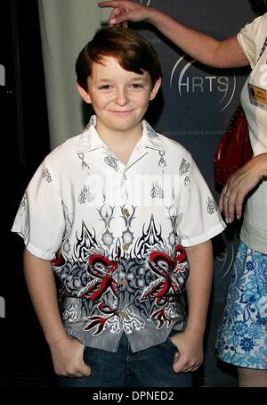 2. August 2006 - Hollywood, Kalifornien, USA - DYLAN CASH-. HRTS - KIDS DAY 2006-. HOLLYWOOD & HIGHLAND, HOLLYWOOD, KALIFORNIEN -.08-02-2006-. NINA PROMMER / 2006.K49075NP (Kredit-Bild: © Globe Photos/ZUMAPRESS.com) Stockfoto