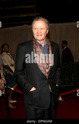 5. Januar 2006 - Hollywood, Kalifornien, USA - JON VOIGHT-. GLORY ROAD - WELTPREMIERE-. PANTAGES THEATER, HOLLYWOOD, KALIFORNIEN -.01-05-2006-. NINA PROMMER / 2006.K46332NP. (Kredit-Bild: © Globe Photos/ZUMAPRESS.com) Stockfoto