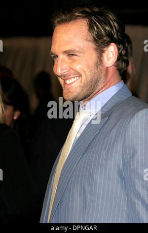 5. Januar 2006 - Hollywood, Kalifornien, USA - JOSH LUCAS-. GLORY ROAD - WELTPREMIERE-. PANTAGES THEATER, HOLLYWOOD, KALIFORNIEN -.01-05-2006-. NINA PROMMER / 2006.K46332NP. (Kredit-Bild: © Globe Photos/ZUMAPRESS.com) Stockfoto