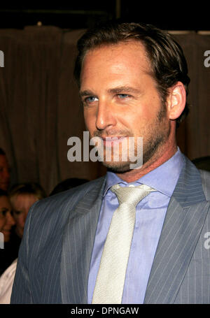 5. Januar 2006 - Hollywood, Kalifornien, USA - JOSH LUCAS-. GLORY ROAD - WELTPREMIERE-. PANTAGES THEATER, HOLLYWOOD, KALIFORNIEN -.01-05-2006-. NINA PROMMER / 2006.K46332NP. (Kredit-Bild: © Globe Photos/ZUMAPRESS.com) Stockfoto