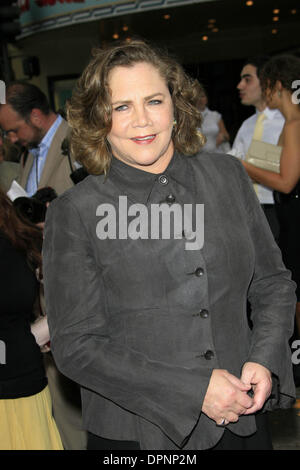 17. Juli 2006 - Los Angeles, Kalifornien, USA - KATHLEEN TURNER-. MONSTER HOUSE - PREMIERE-. MANN VILLAGE THEATER, WESTWOOD, KALIFORNIEN - 0,7-17-2006-. NINA PROMMER / 2006.K48168NP. (Kredit-Bild: © Globe Photos/ZUMAPRESS.com) Stockfoto