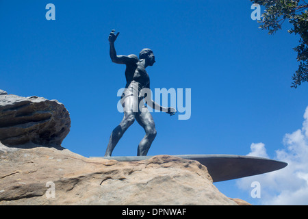 Statue von Surfer Duke Kahanamoku, zugeschrieben wird, mit der Einführung Surfen zu Süßwasser Sydney New South Wales Australien Stockfoto