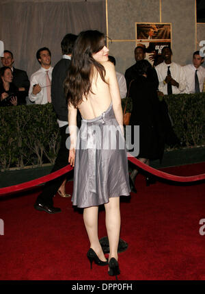 5. Januar 2006 - Hollywood, Kalifornien, USA - ZOOEY DESCHANEL-. GLORY ROAD - WELTPREMIERE-. PANTAGES THEATER, HOLLYWOOD, KALIFORNIEN -.01-05-2006-. NINA PROMMER / 2006.K46332NP. (Kredit-Bild: © Globe Photos/ZUMAPRESS.com) Stockfoto