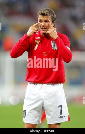 20. Juni 2006 - Publikumseingänge, Köln - DAVID BECKHAM. K48375. SCHWEDEN V ENGLAND. WM-STADION, KÖLN, FRANKREICH... 20.06.2006. STEWART KENDAL / / 2006. (Kredit-Bild: © Globe Photos/ZUMAPRESS.com) Stockfoto