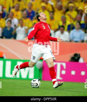 20. Juni 2006 - Publikumseingänge, Köln, Deutschland - WAYNE ROONEY. K48375. SCHWEDEN V ENGLAND. WM-STADION, KÖLN, FRANKREICH... 20.06.2006. STEWART KENDAL / / 2006. (Kredit-Bild: © Globe Photos/ZUMAPRESS.com) Stockfoto