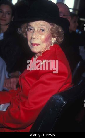 26. Juli 2006 - ROOM BROOKE ASTOR '' POWER 11-18-1997.CITYMEALS-auf-Rädern 11. jährliche Mittagessen für Frauen '' bei RAINBOW IN NEW YORK CITY. ROSE - HARTMAN (Kredit-Bild: © Globe Photos/ZUMAPRESS.com) Stockfoto