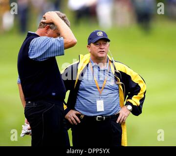 21. September 2006 - The K Club, Straffan, COUNTY KILDARE, Irland - K49948. COLIN MONTGOMERIE & IAN WOOSNAM. WÄHREND PRACTICE.2006 RYDERCUP. RICHARD Verkäufer / / 2006 (Kredit-Bild: © Globe Photos/ZUMAPRESS.com) Stockfoto