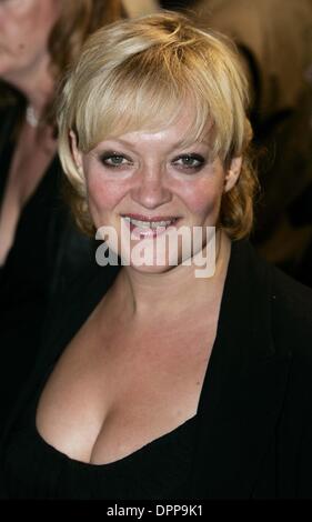 17. Oktober 2006 - Palace Theatre, LONDON, ENGLAND - MARIA FRIEDMAN. KOMMT FÜR DIE UK-PREMIERE VON "SPAMALOT", DIE NEUE WESTEN ENDE MONTY PYTHON INSPIRIERT SHOW IM PALACE THEATRE IN LONDON 17.10.2006. TIM MATTHEWS - - 2006.K50296 (Kredit-Bild: © Globe Photos/ZUMAPRESS.com) Stockfoto