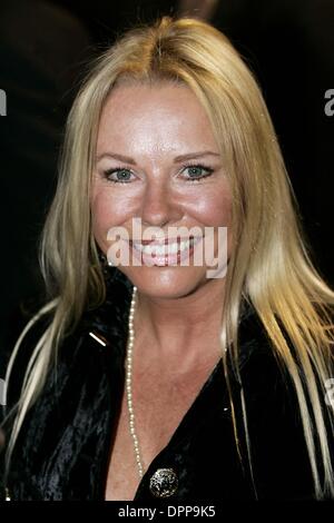 17. Oktober 2006 - Palace Theatre, LONDON, ENGLAND - PAMELA STEPHENSON. KOMMT FÜR DIE UK-PREMIERE VON "SPAMALOT", DIE NEUE WESTEN ENDE MONTY PYTHON INSPIRIERT SHOW IM PALACE THEATRE IN LONDON. TIM MATTHEWS - - 2006.K50296. (Kredit-Bild: © Globe Photos/ZUMAPRESS.com) Stockfoto