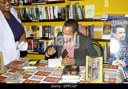 20. April 2006 - Los Angeles, Kalifornien, USA - K47585VG. HILL HARPER SIGNIERSTUNDE ANLÄSSLICH ESOWON BUCHLADEN IN LOS ANGELES KALIFORNIEN AUF DONNERSTAG, 20. APRIL 2006. Hakim / 2006 (Kredit-Bild: © Globe Photos/ZUMAPRESS.com) Stockfoto