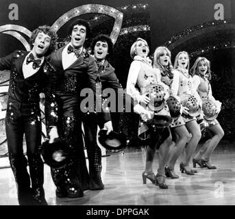 12. Juli 2006 - FLORENCE HENDERSON mit BRADY BUNCH Besetzung: MAUREEN MCCORMICK, EVE PLUMB, SUSAN OLSEN, BARRY WILLIAMS, CHRISTOPHER KNIGHT, MIKE LOOKINLAND. VOM TV-FILM-STILL(Credit Image: © Globe Photos/ZUMAPRESS.com) Stockfoto