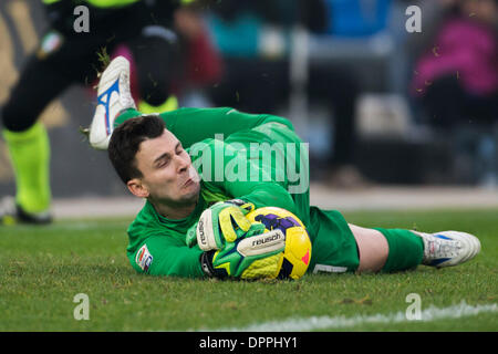 Verona, Italien. 12. Januar 2014. Rafael (Hellas) Football / Soccer: italienische "Serie A" match zwischen Hellas Verona 0-3 SSC Napoli im Stadio Marc'Antonio Bentegodi in Verona, Italien. © Maurizio Borsari/AFLO/Alamy Live-Nachrichten Stockfoto