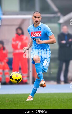 Verona, Italien. 12. Januar 2014. Gokhan Inler (Napoli) Football / Soccer: italienische "Serie A" match zwischen Hellas Verona 0-3 SSC Napoli im Stadio Marc'Antonio Bentegodi in Verona, Italien. © Maurizio Borsari/AFLO/Alamy Live-Nachrichten Stockfoto