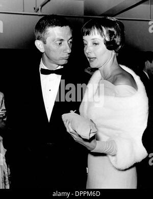 26. Juni 2006 - AARON SPELLING mit CAROLYN JONES. VON geliefert (Kredit-Bild: © Globe Photos/ZUMAPRESS.com) Stockfoto