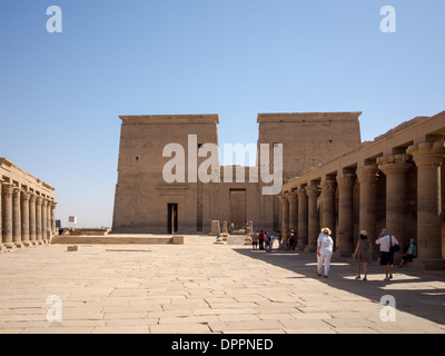 Philae Tempel gewidmet der Göttin Isis auf der Insel Agilkia im Fluss Nil, Assuan, Ägypten Stockfoto