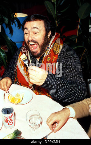 17. August 2006 - Luciano Pavarotti.    LUCIANOPAVAROTTIRETRO (Kredit-Bild: © Globe Photos/ZUMAPRESS.com) Stockfoto