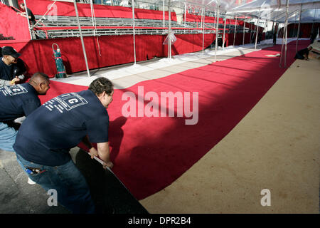 18. Februar 2009 - Los Angeles, Kalifornien, USA - Vorbereitungen im Gange befinden sich in den roten Teppich Ankunftsbereich für die 81st Annual Academy Preisverleihung an diesem Sonntag im Kodak Theater in Hollywood statt. (Kredit-Bild: © Jonathan Alcorn/ZUMA Press) Stockfoto