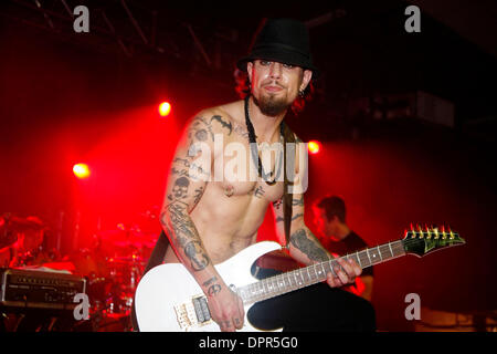 20. März 2009 - Partei Austin, Texas - Gitarristen DAVE NAVARRO von "Janes Addiction" erklingt in Playboys während SXSW 2009 - Tag 3. (Kredit-Bild: © Aviv klein/ZUMA Press) Stockfoto