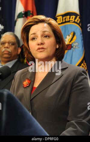 24. Februar 2009 spricht - Manhattan, New York, USA - Rat Lautsprecher CHRISTINE QUINN als Ratsmitglied Gale Brewer mit anderen Volksvertreter hält eine Pressekonferenz zur Unterstützung der vorgeschlagenen Bettwanzen Gesetzgebung.  (Kredit-Bild: © Bryan Smith/ZUMA Press) Einschränkungen: * New York City Zeitungen Rechte heraus * Stockfoto