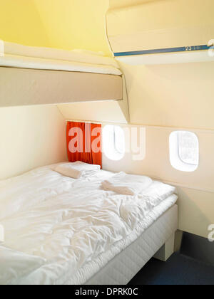 13. März 2009 - Stockholm, Schweden - die Welt ist erste "Jumbo Hostel' am Flughafen Stockholm Arlanda. Das Flugzeug, eine stillgelegte Modell Jumbo-Jet 747-200 im Jahr 1976 erbaut wurde zuletzt von Transjet, eine schwedische Fluggesellschaft betrieben, die im Jahr 2002 in Konkurs ging. Es wurde ursprünglich für Singapore Airlines und später serviert mit legendären Pan Am und vom Hotelier Oscar Dios erworben wurde. Die "Host Stockfoto