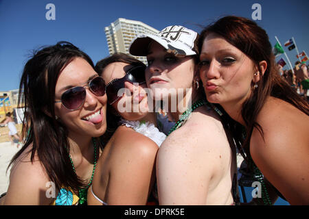 17. März 2009 party - Panama City Beach, Florida, USA - College-Studenten während der Spring Break 2009. (Kredit-Bild: © Shane Babin/ZUMA Press) Stockfoto