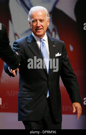 5. Mai 2009 - Washington, District Of Columbia, USA - Vize-Präsident JOE BIDEN liefert Hinweise auf den Abschluss des American Israel Public Affairs Committee (AIPAC) treffen.   (Kredit-Bild: © James Berglie/ZUMA Press) Stockfoto