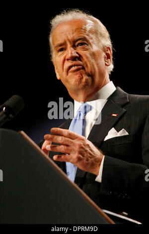 5. Mai 2009 - Washington, District Of Columbia, USA - Vize-Präsident JOE BIDEN liefert Hinweise auf den Abschluss des American Israel Public Affairs Committee (AIPAC) treffen.   (Kredit-Bild: © James Berglie/ZUMA Press) Stockfoto