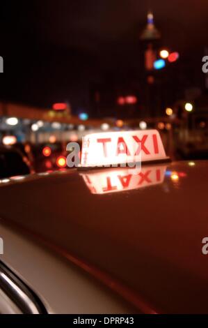 30. Dezember 2008 sucht Arbeit in der Stadt von Hong Kong - Hong Kong, China - A-Taxi-Taxi. (Kredit-Bild: © Rafael Ben-Ari/Chamäleons Auge/ZUMA Press) Einschränkungen: Unbekanntes Datum! Stockfoto