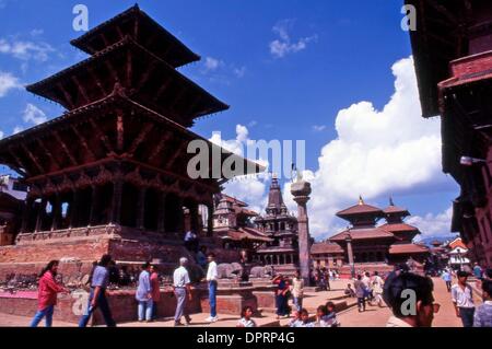 30. Dezember 2008 - Nepal, ist Nepal - Nepal ein Binnenstaat in Südasien mit das Himalaya-Gebirge, quer durch den nördlichen und westlichen Teilen und acht der zehn höchsten Berge der Welt, einschließlich der höchsten Mount Everest, die innerhalb ihrer Grenzen liegen. Hinduismus wird von einer großen Mehrheit der Bevölkerung praktiziert, aber das Land hat auch eine starke buddhistische Tradition. BILDERN Stockfoto