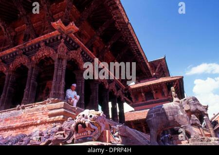 30. Dezember 2008 - Nepal, ist Nepal - Nepal ein Binnenstaat in Südasien mit das Himalaya-Gebirge, quer durch den nördlichen und westlichen Teilen und acht der zehn höchsten Berge der Welt, einschließlich der höchsten Mount Everest, die innerhalb ihrer Grenzen liegen. Hinduismus wird von einer großen Mehrheit der Bevölkerung praktiziert, aber das Land hat auch eine starke buddhistische Tradition. BILDERN Stockfoto