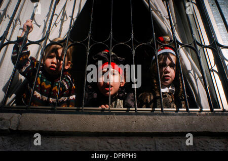 31. Dezember 2008 - Jerusalem, Israel - feiern der jüdische Feiertag Purim in Mea Shearim Nachbarschaft, Jerusalem, Israel auf Mittwoch, 15. März 2006. (Kredit-Bild: © Rafael Ben-Ari/Chamäleons Auge/ZUMA Press) Stockfoto