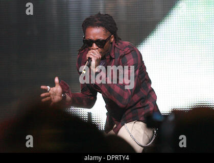 23. Dezember 2008 - Los Angeles, Kalifornien, USA - Rapper LIL WAYNE führt bei "I Am Music" World Tour im Gibson Amphitheater Universal Citywalk. (Kredit-Bild: © Ringo Chiu/Zuma Press) Stockfoto