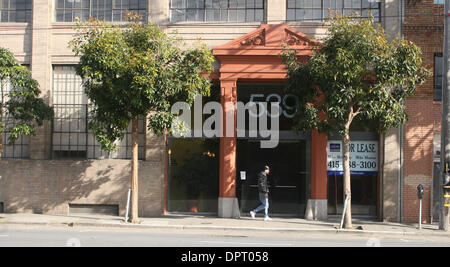 1. April 2009 - San Francisco, Kalifornien, USA - weltweit HQ der Twitter, Inc. 539 Bryant Street, San Francisco, Kalifornien. Bild zeigt die nicht näher bezeichneten Twitter-Hauptquartier in einem heruntergekommenen Teil der Gedenkveranstaltungen, die Teil des Viertels South of Market oder SoMa.  Seit März 2006 ist Twitter populär geworden wie ein Echtzeit-short messaging service, wor Stockfoto