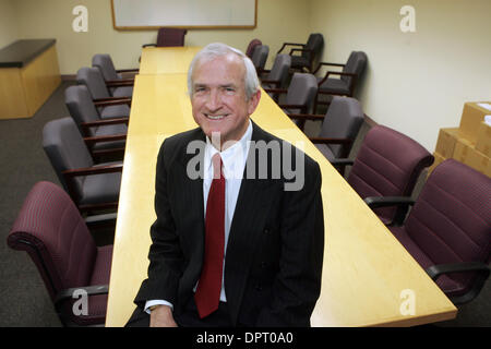 15. April 2009 - Los Angeles, Kalifornien, USA - CHARLES FENTON, CEO der SoCal Business Bank. (Kredit-Bild: © Ringo Chiu/ZUMA Press) Stockfoto