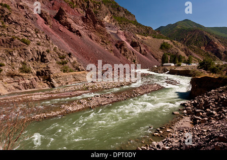 Der Coruh Flusstal (Coruh Nehri), derzeit stark gestaut. Nordost-Türkei, Stockfoto